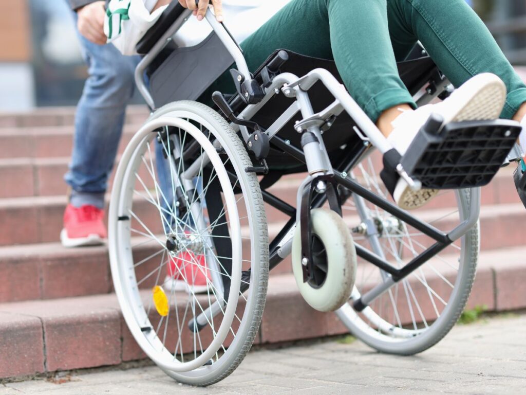 ausili per disabili e anziani come richiederli