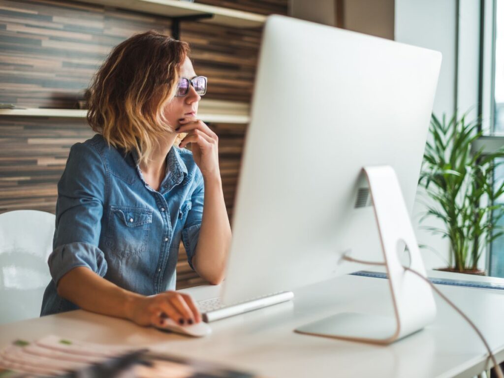 Come controllare contratto di lavoro online, la procedura