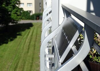 Fotovoltaico da balcone come installare i pannelli in condominio