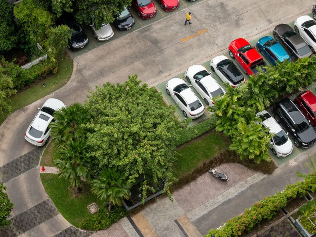 Posti auto condominiali, come difendersi