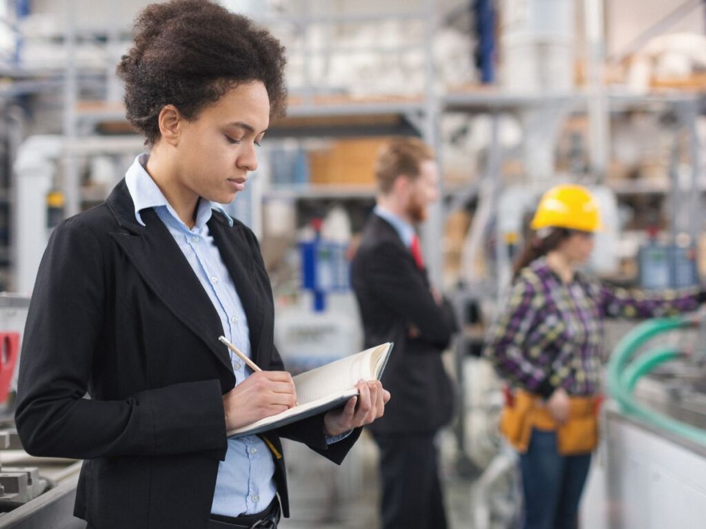 Lavoro nero, le ultime novità: preavviso a 10 giorni per i controlli e maxisanzione