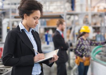 Lavoro nero, le ultime novità: preavviso a 10 giorni per i controlli e maxisanzione