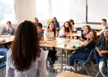 Assicurazione sanitaria docenti e ATA: la proposta di Valditara