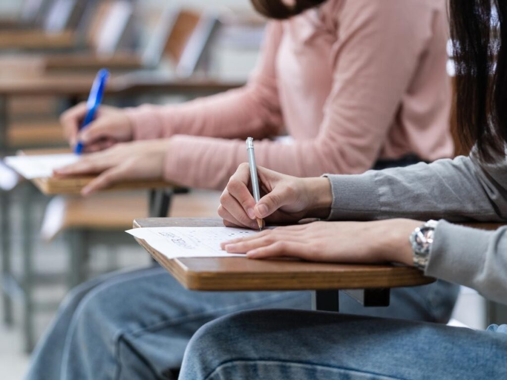 concorsi pubblici e giovani italiani