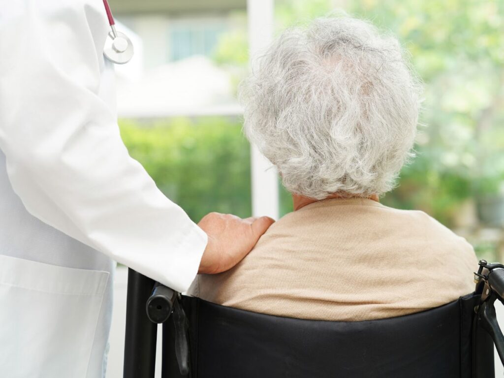 cure anziani preoccupa la qualità del servizio