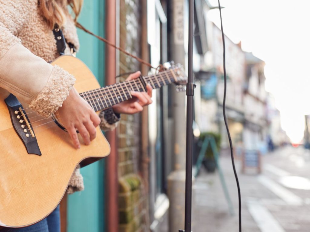 Reddito di base per gli artisti